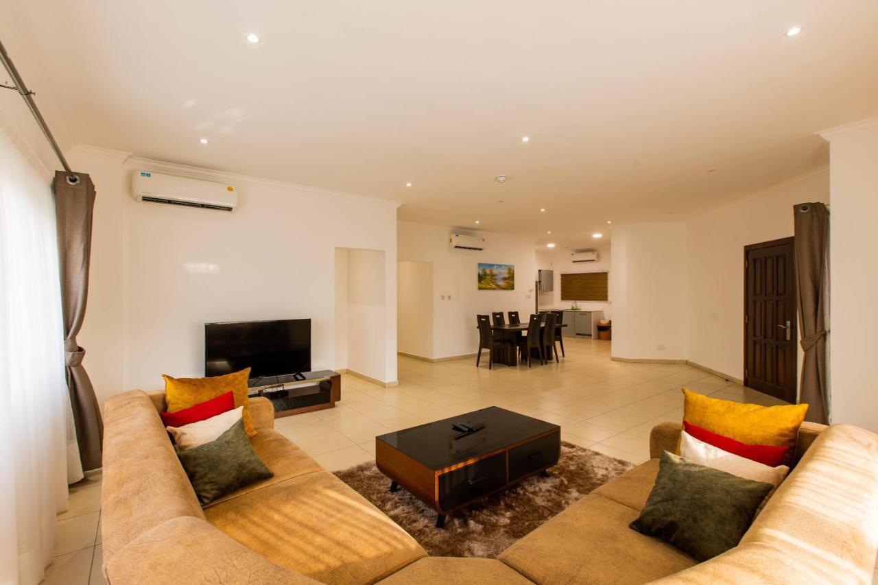 Accra Fine Suites - Holi Flats Airport Residential Bagian luar foto