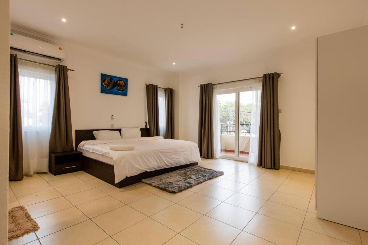 Accra Fine Suites - Holi Flats Airport Residential Bagian luar foto